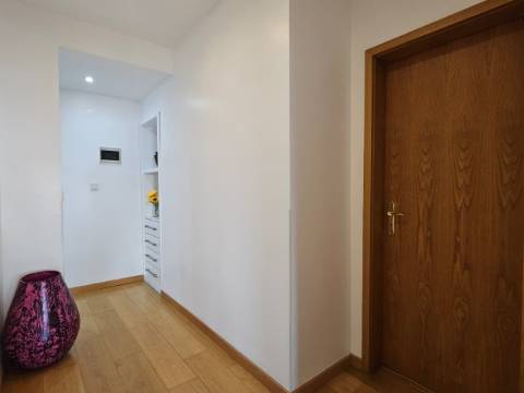 Penthouse Duplex Exclusiva, T3 sendo 2 suítes em Avenida Bocage no Barreiro, com Vista Panorâmica Lisboa e Rio Tejo..