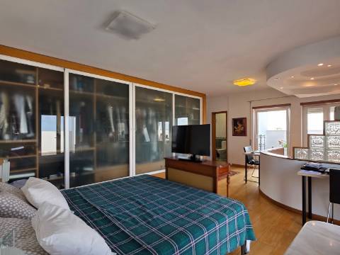 Penthouse Duplex Exclusiva, T3 sendo 2 suítes em Avenida Bocage no Barreiro, com Vista Panorâmica Lisboa e Rio Tejo..