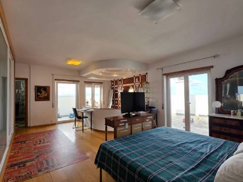Penthouse Duplex Exclusiva, T3 sendo 2 suítes em Avenida Bocage no Barreiro, com Vista Panorâmica Lisboa e Rio Tejo..