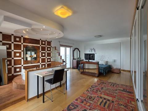 Penthouse Duplex Exclusiva, T3 sendo 2 suítes em Avenida Bocage no Barreiro, com Vista Panorâmica Lisboa e Rio Tejo..
