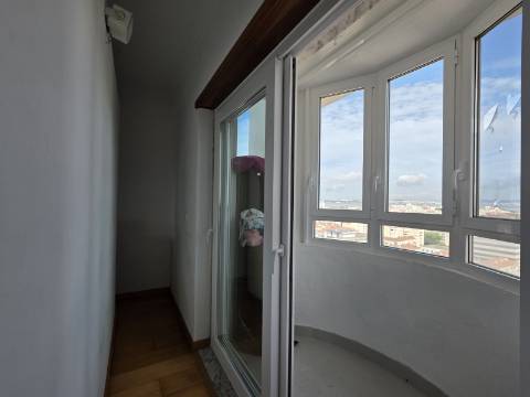 Penthouse Duplex Exclusiva, T3 sendo 2 suítes em Avenida Bocage no Barreiro, com Vista Panorâmica Lisboa e Rio Tejo..