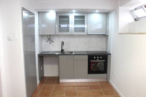 Espaço Comercial com Habitação