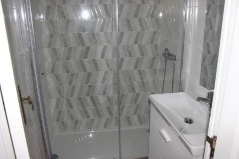 Espaço Comercial com Habitação