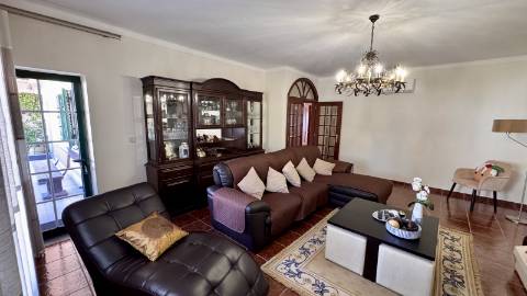 Moradia T5 e Terreno com 5000m2