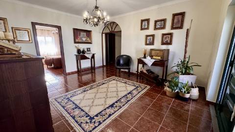 Moradia T5 e Terreno com 5000m2