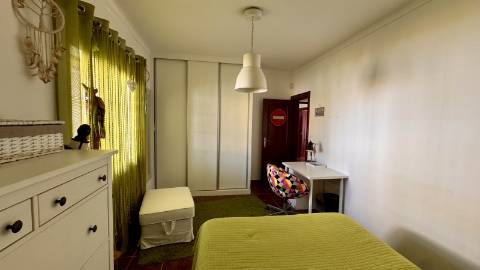 Moradia T5 e Terreno com 5000m2