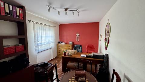 Moradia T5 e Terreno com 5000m2