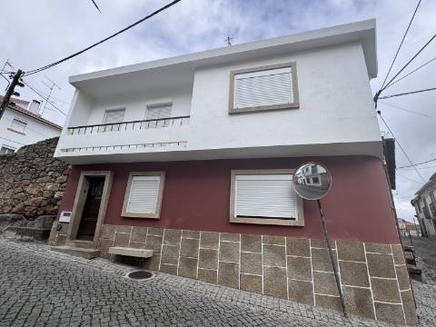 Moradia T2 + 1