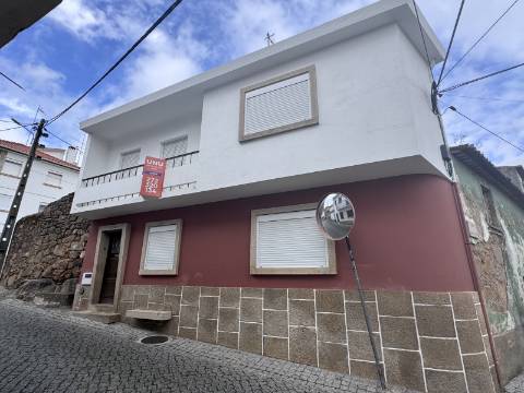 Moradia T2 + 1
