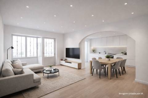 Moradia T3 com Garagem e Logradouro