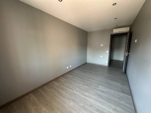 Apartamento T3 - Junto à Rotunda Europa