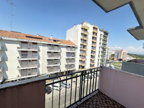 Apartamento T3 - Junto à Rotunda Europa