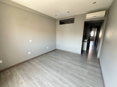 Apartamento T3 - Junto à Rotunda Europa