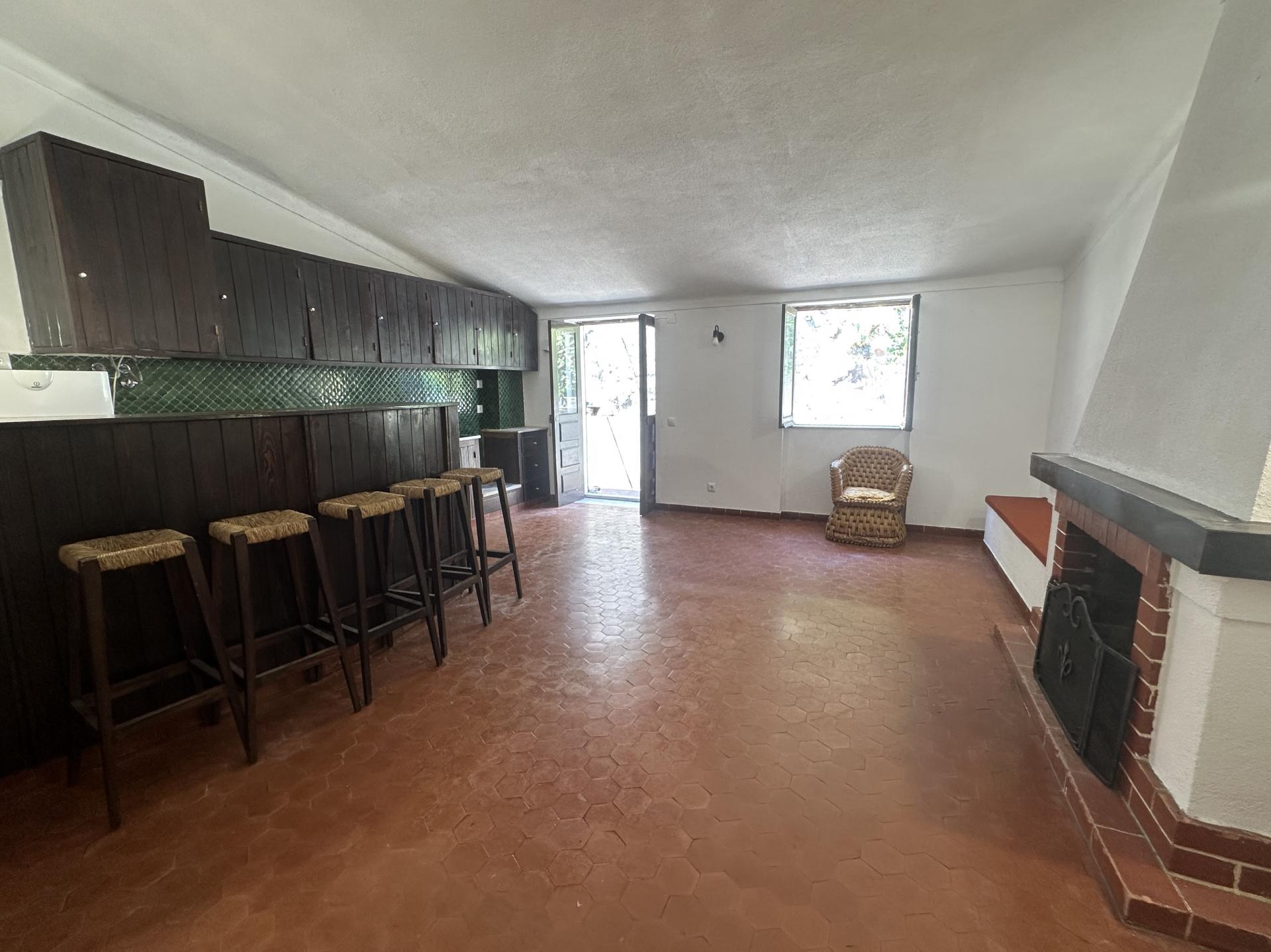 Apartamento T4 com Terraço e Logradouro - Zona Histórica