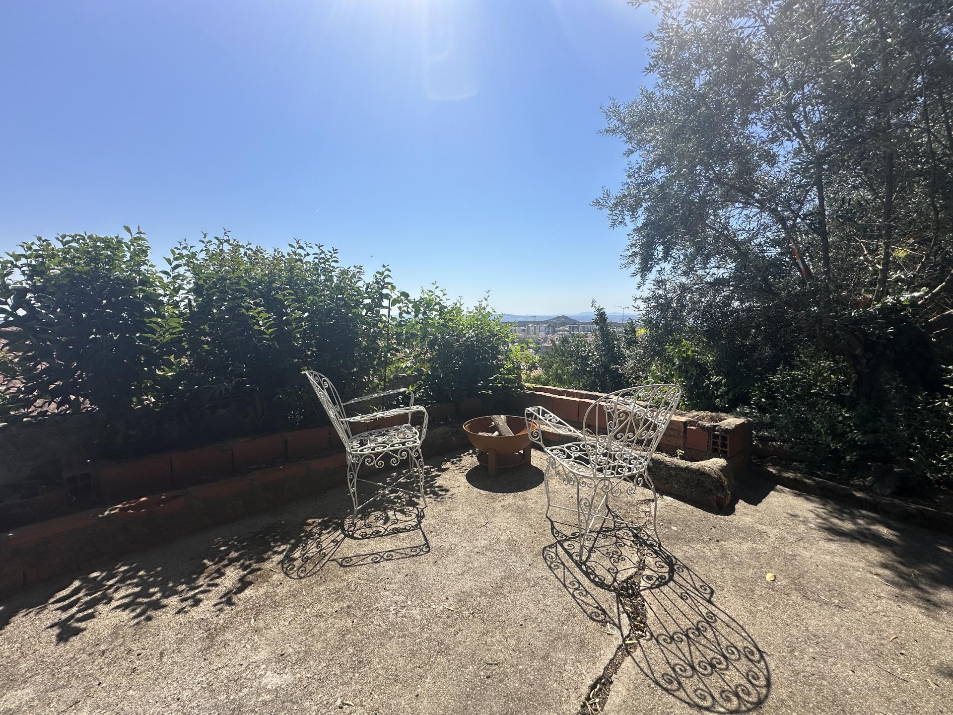 Apartamento T4 com Terraço e Logradouro - Zona Histórica