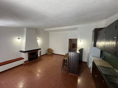 Apartamento T4 com Terraço e Logradouro - Zona Histórica
