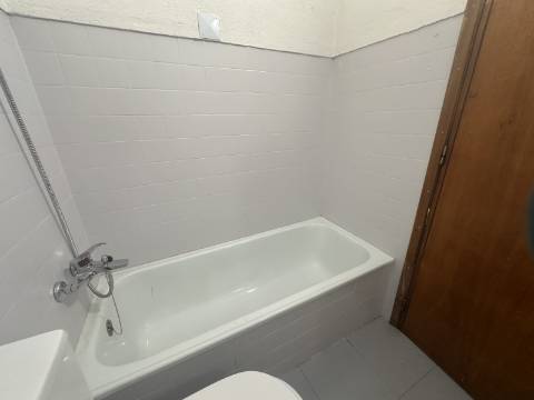 Apartamento T4 com Terraço e Logradouro - Zona Histórica