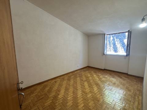 Apartamento T4 com Terraço e Logradouro - Zona Histórica