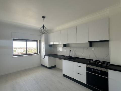 Apartamento T3 Remodelado