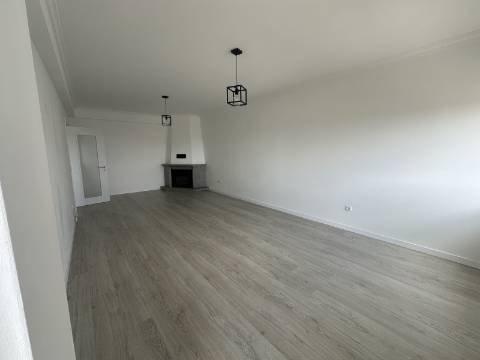 Apartamento T3 Remodelado