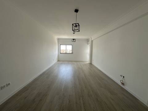 Apartamento T3 Remodelado