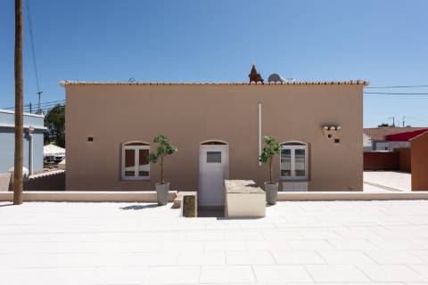 Moradia T3 com Piscina remodelada com gosto e qualidade