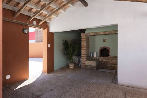 Moradia T3 com Piscina remodelada com gosto e qualidade