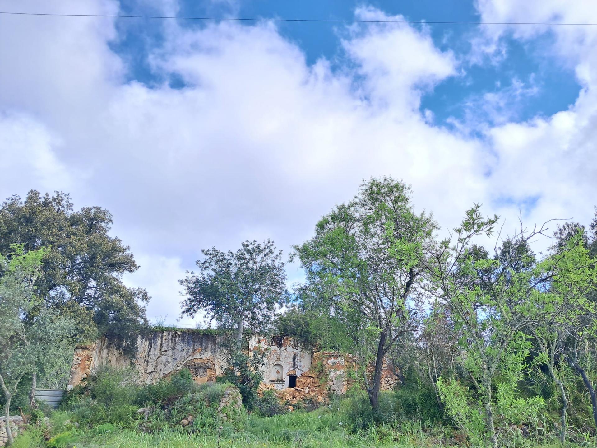 Terreno com Projeto Aprovado - Loulé
| Projeto para Moradia Térrea T3+1