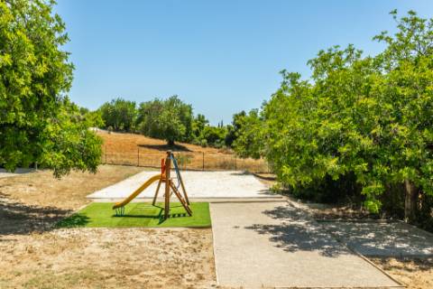 Boliqueime Moradia de Campo com 4+1 Quartos com18.350 m² de Terreno para Venda
