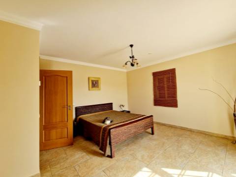 
Magnífica moradia de 4 quartos em Estoi, com vistas deslumbrantes e total privacidade.
