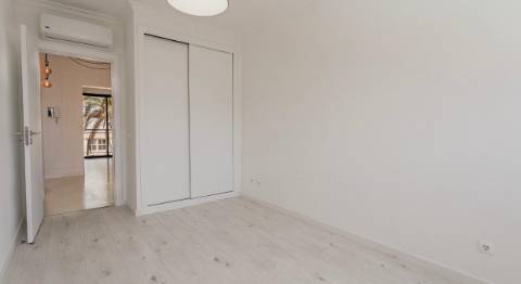 VENDIDA PELA 'TA MAISON DE RÊVE'

APARTMENTO RENOVADO T3 - CONDOMINIO SANTA MARIA - TAVIRA