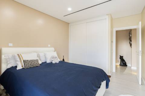 EXCLUSIVIDADE 
Magnifica propriedade contemporânea de 4 quarto com anexo.