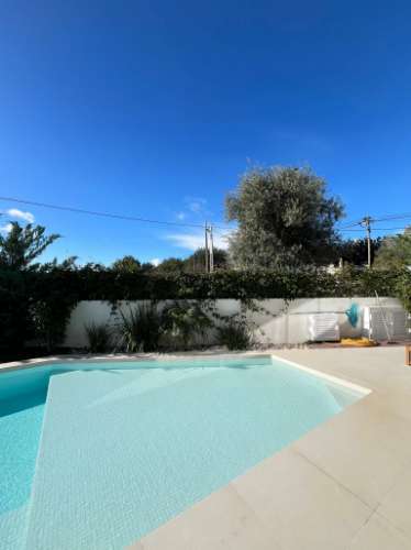 Moradia V4 com piscina e garagem perto Santa Barbara de Nexe