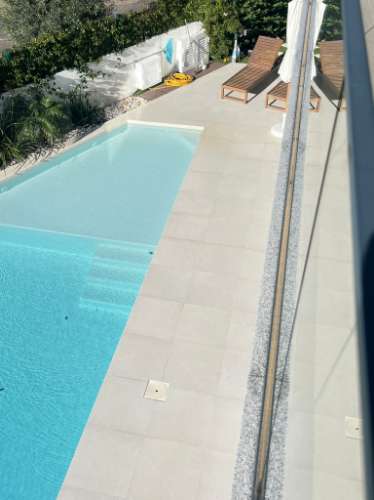 Moradia V4 com piscina e garagem perto Santa Barbara de Nexe