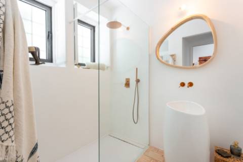 Linda moradia tipo Quinta renovada com 4 quartos e piscina