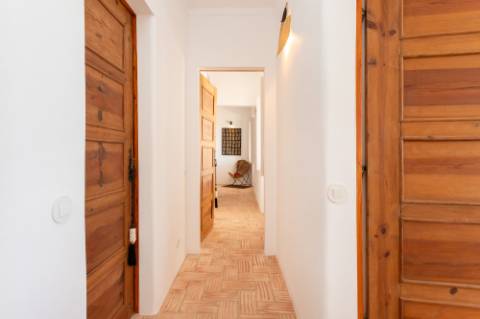 Linda moradia tipo Quinta renovada com 4 quartos e piscina