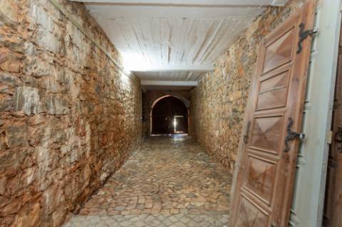 Linda moradia tipo Quinta renovada com 4 quartos e piscina