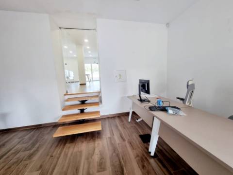 VENDIDA PELA 'TA MAISON DE RÊVE'