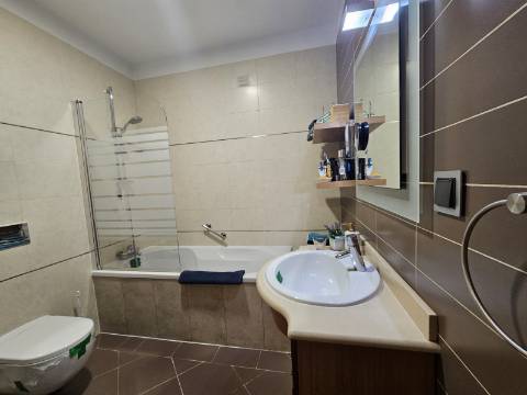 Excelente apartamento 3 quartos com piscina e garagem em Almancil