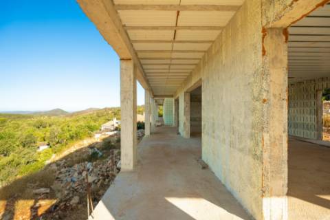 2 Moradias em construção disponíveis para venda no ponto de obra em que se encontram