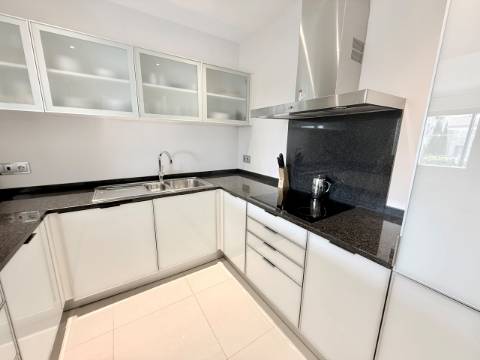 Luxuoso apartamento T2 virado para Sul em Pine Hills, Vilamoura