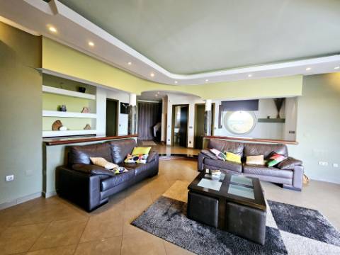 VENDIDA PELA 'TA MAISON DE RÊVE'