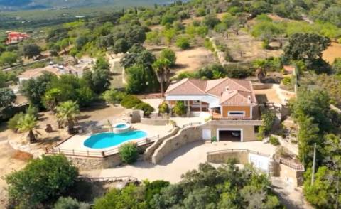 VENDIDA PELA 'TA MAISON DE RÊVE'