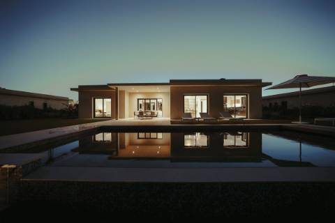 EXCLUSIVIDADE

Revenda de uma Moradia T4 no Montenegro, Faro no condominio Quinta Faro com a melhor vista mar!
