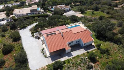 Moradia com vista mar para renovar