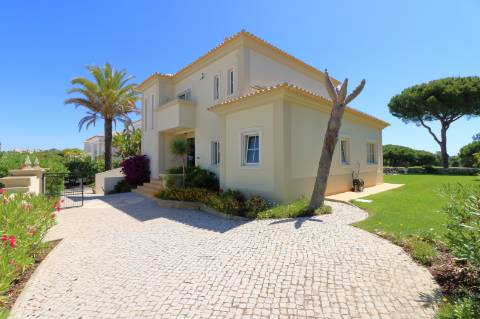Excelente moradia com vista Golf