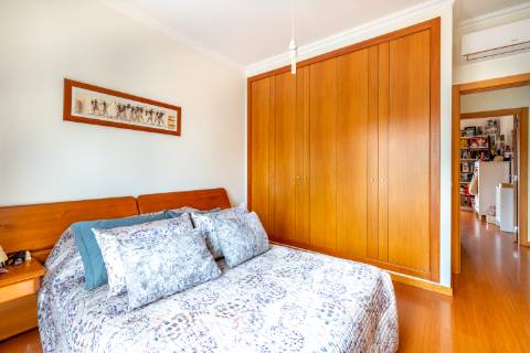 Elegante Moradia T3 à Venda em Boliqueime