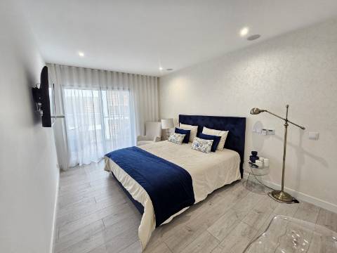 **Duplex 3 quartos de Luxo em Faro - Oportunidade Única! **