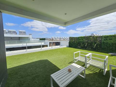 **Duplex 3 quartos de Luxo em Faro - Oportunidade Única! **