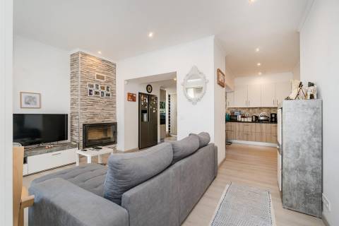 Moradia 2 quartos com piscina + anexo para venda em Loulé